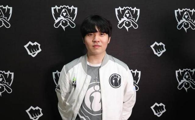 詹姆斯满足 詹姆斯满足