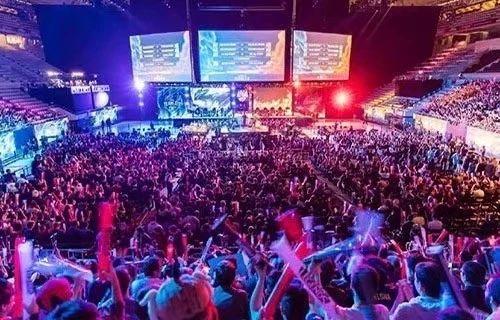 苏群在采访 苏群在采访